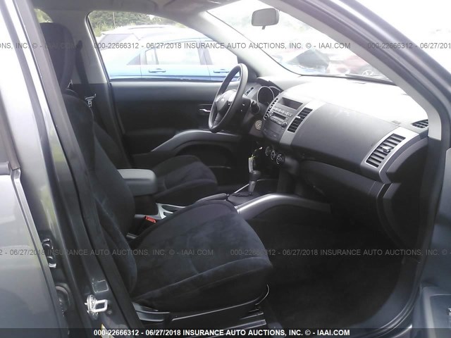 JA4AS2AW4AZ013418 - 2010 MITSUBISHI OUTLANDER ES ნაცრისფერი ფოტო 5
