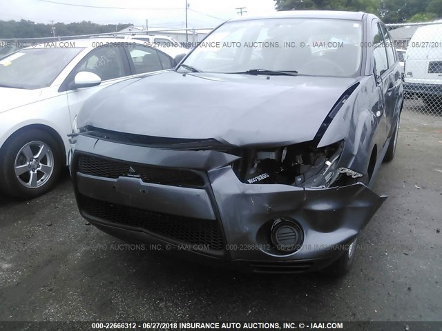 JA4AS2AW4AZ013418 - 2010 MITSUBISHI OUTLANDER ES ნაცრისფერი ფოტო 6