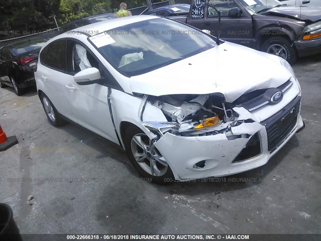 1FADP3K22EL143850 - 2014 FORD FOCUS SE WHITE photo 1