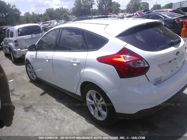 1FADP3K22EL143850 - 2014 FORD FOCUS SE WHITE photo 3