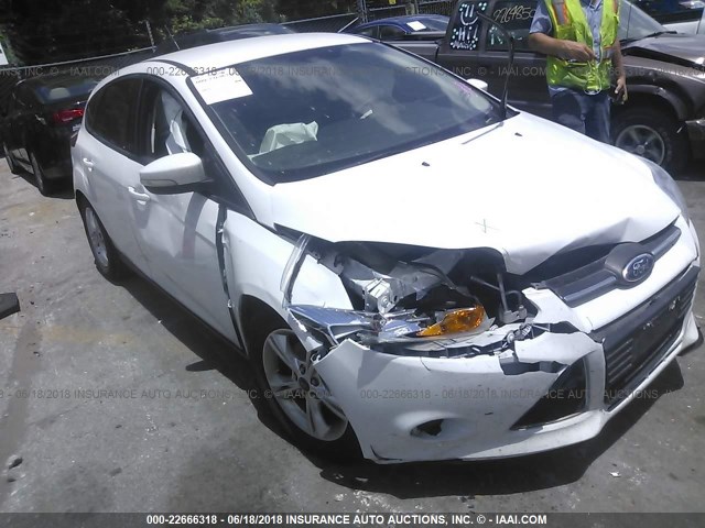 1FADP3K22EL143850 - 2014 FORD FOCUS SE WHITE photo 6