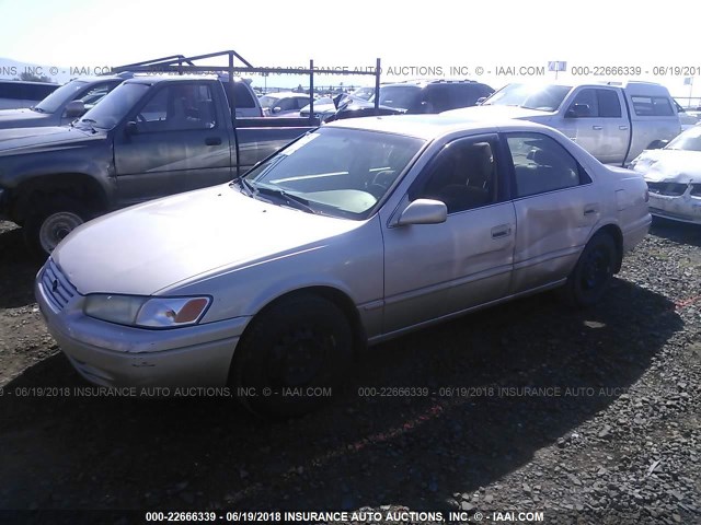 4T1BF22K8VU912260 - 1997 TOYOTA CAMRY CE/LE/XLE Champagne photo 2