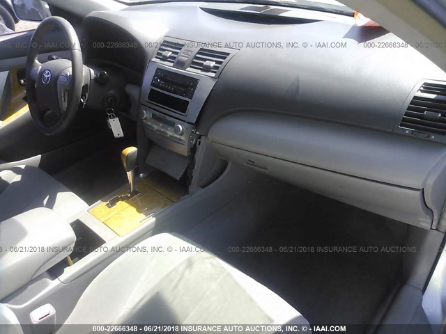 JTNBE46K273087365 - 2007 TOYOTA CAMRY NEW GENERAT CE/LE/XLE/SE SILVER photo 5