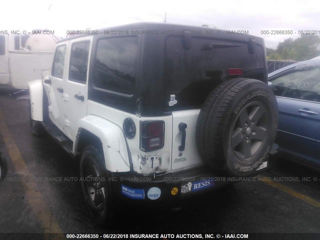 1C4BJWDG1CL290493 - 2012 JEEP WRANGLER UNLIMITE SPORT WHITE photo 3