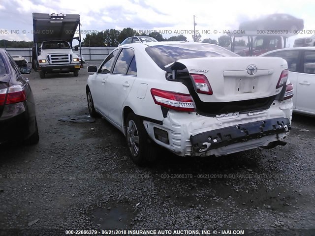 4T1BF3EK4BU724154 - 2011 TOYOTA CAMRY SE/LE/XLE WHITE photo 3