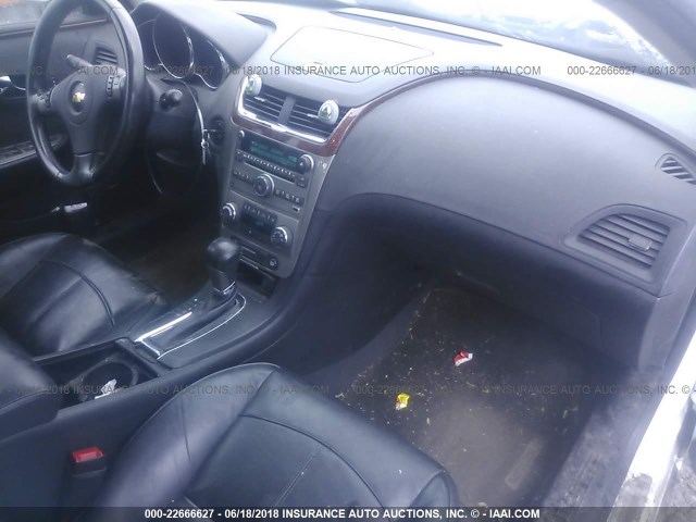 1G1ZE5E18BF397103 - 2011 CHEVROLET MALIBU LTZ WHITE photo 5