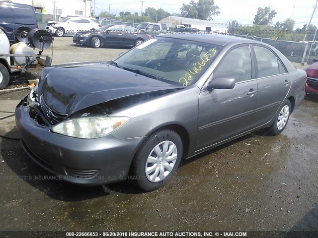4T1BE32KX5U956883 - 2005 TOYOTA CAMRY LE/XLE/SE Boz foto 2