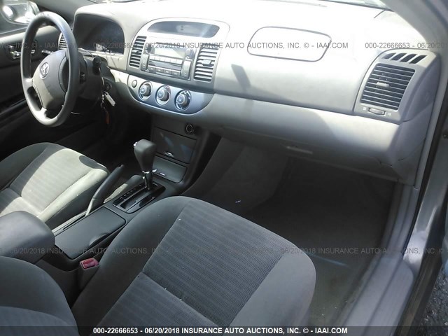 4T1BE32KX5U956883 - 2005 TOYOTA CAMRY LE/XLE/SE Boz foto 5