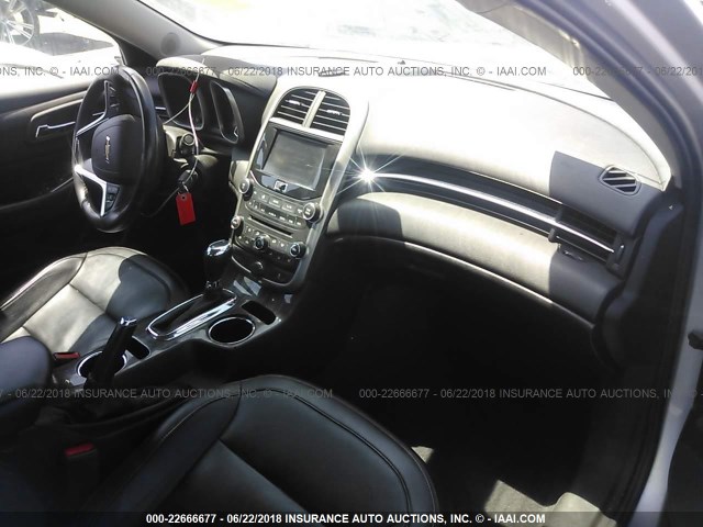 1G11E5SA6GF138120 - 2016 CHEVROLET MALIBU LIMITED LTZ Gümüş foto 5