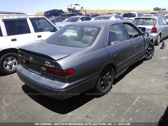 JT2BG22KXW0146728 - 1998 TOYOTA CAMRY CE/LE/XLE GRAY photo 4
