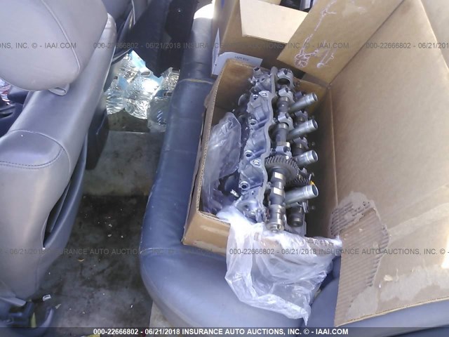 JT2BG22KXW0146728 - 1998 TOYOTA CAMRY CE/LE/XLE GRAY photo 8