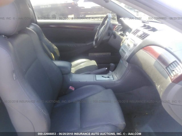 4T1CA38P74U012542 - 2004 TOYOTA CAMRY SOLARA SE/SLE ვერცხლისფერი ფოტო 5