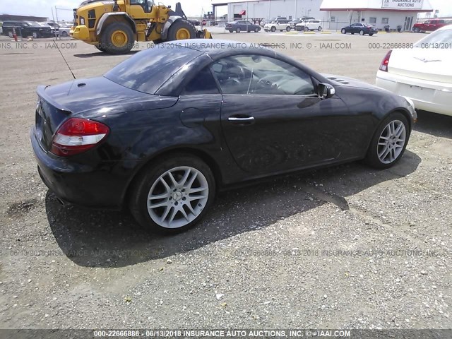 WDBWK54F88F185843 - 2008 MERCEDES-BENZ SLK 280 BLACK photo 4