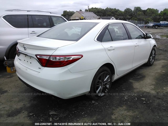 4T1BF1FK1HU312902 - 2017 TOYOTA CAMRY LE/XLE/SE/XSE თეთრი ფოტო 4
