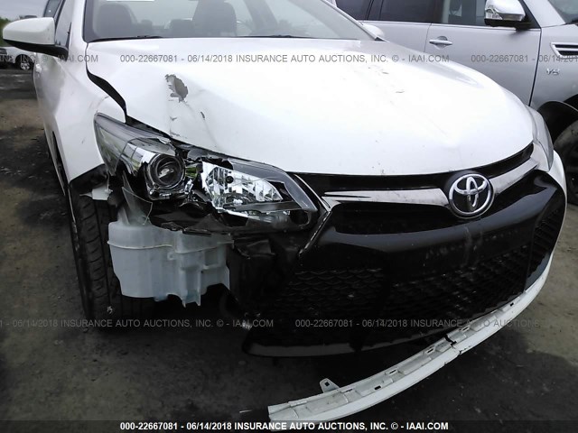 4T1BF1FK1HU312902 - 2017 TOYOTA CAMRY LE/XLE/SE/XSE თეთრი ფოტო 6