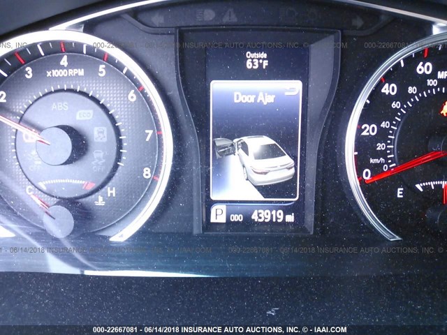 4T1BF1FK1HU312902 - 2017 TOYOTA CAMRY LE/XLE/SE/XSE თეთრი ფოტო 7