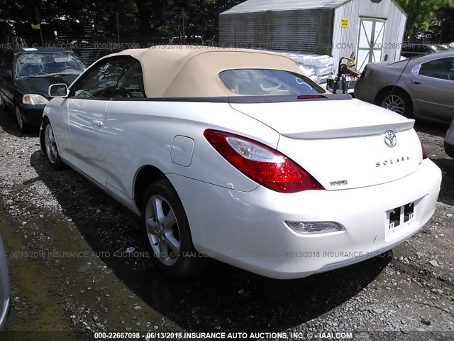 4T1FA38P97U124261 - 2007 TOYOTA CAMRY SOLARA SE/SLE WHITE photo 3