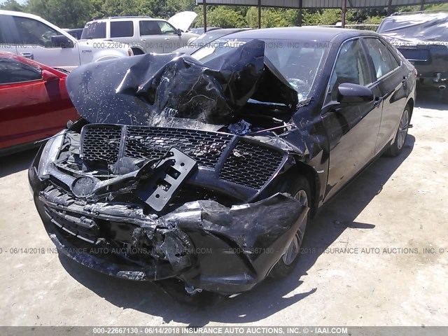 4T1BF1FK3HU736677 - 2017 TOYOTA CAMRY LE/XLE/SE/XSE BLACK photo 2