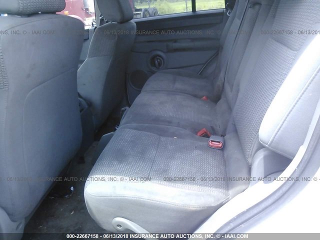 1J8HH48NX6C258089 - 2006 JEEP COMMANDER WHITE photo 8
