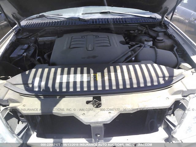 5LMFU27R04LJ04516 - 2004 LINCOLN NAVIGATOR GRAY photo 10