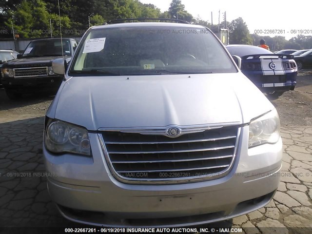 2A4RR5D11AR350767 - 2010 CHRYSLER TOWN & COUNTRY TOURING SILVER photo 6