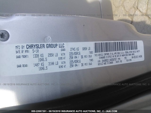 2A4RR5D11AR350767 - 2010 CHRYSLER TOWN & COUNTRY TOURING SILVER photo 9