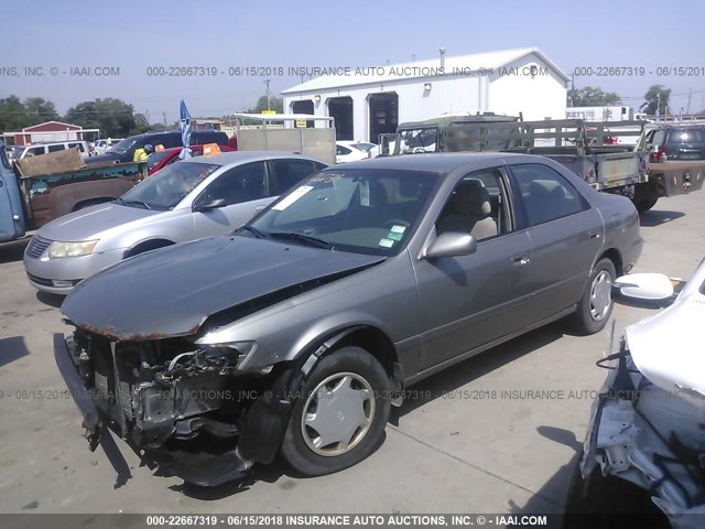 4T1BG22K0YU010204 - 2000 TOYOTA CAMRY CE/LE/XLE 银色 照片 2