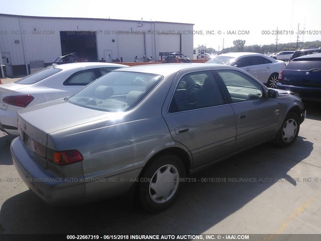 4T1BG22K0YU010204 - 2000 TOYOTA CAMRY CE/LE/XLE 银色 照片 4