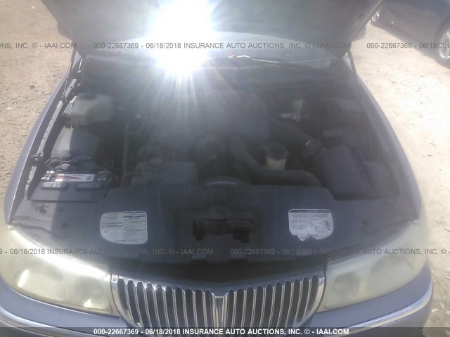 1LNHM81W8XY645687 - 1999 LINCOLN TOWN CAR EXECUTIVE Светло-синий фото 10