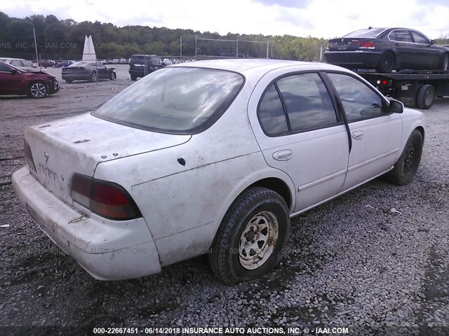 JN1CA21D7VT875835 - 1997 NISSAN MAXIMA GLE/GXE/SE WHITE photo 4