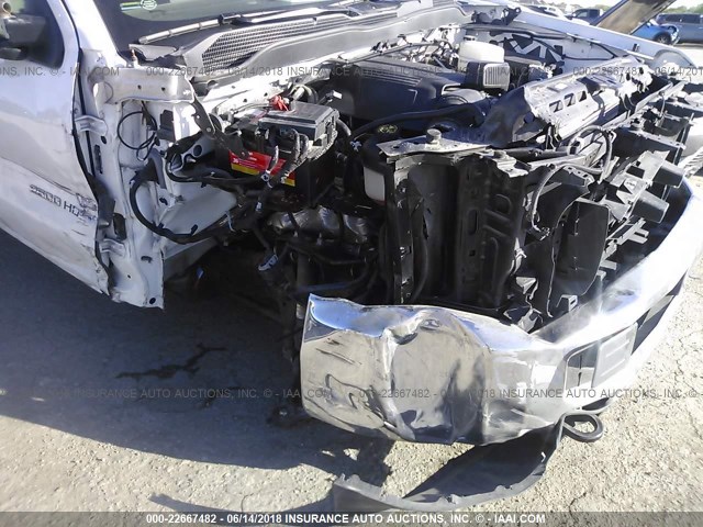 1GB2CUEG8HZ371383 - 2017 CHEVROLET SILVERADO C2500 HEAVY DUTY WHITE photo 6