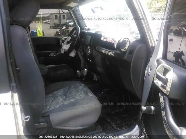 1J4AA2D16BL508887 - 2011 JEEP WRANGLER SPORT SILVER photo 5