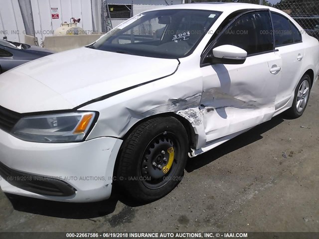 3VWLL7AJ3CM360091 - 2012 VOLKSWAGEN JETTA TDI WHITE photo 6