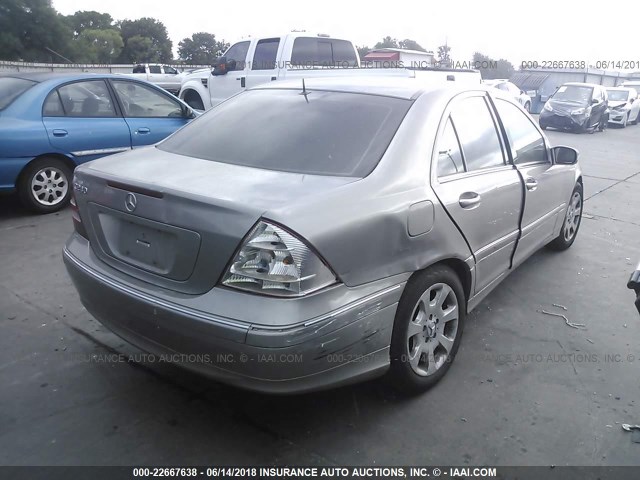 WDBRF61J45A718411 - 2005 MERCEDES-BENZ C 240 SILVER photo 4