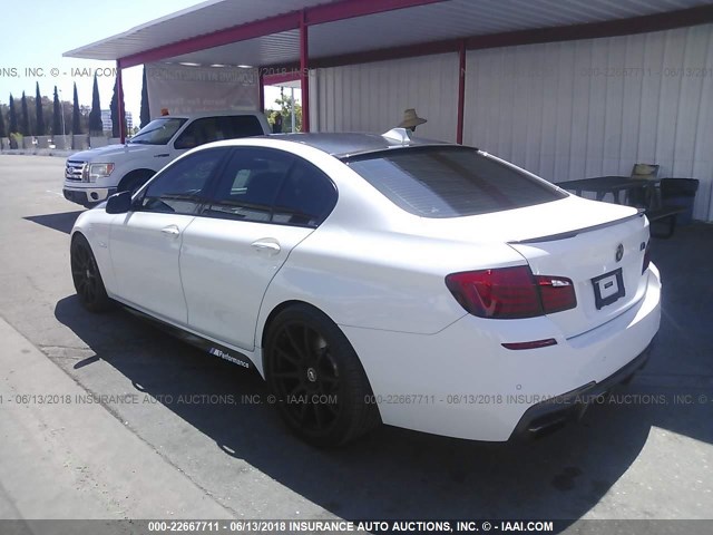 WBAFR9C52DDX79778 - 2013 BMW 550 I WHITE photo 3