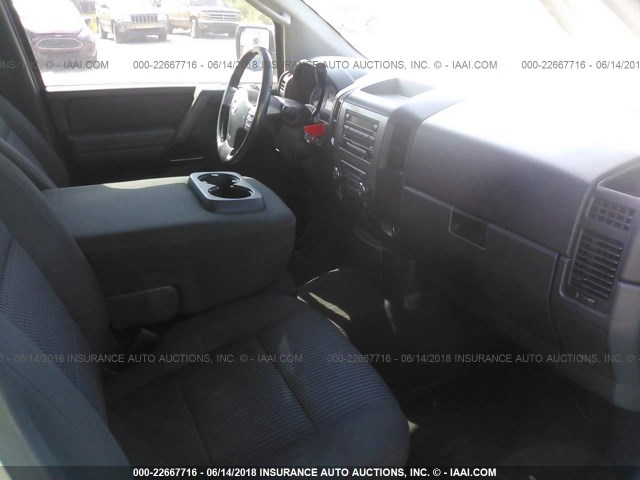 1N6BA06A99N301336 - 2009 NISSAN TITAN XE/SE/LE WHITE photo 5