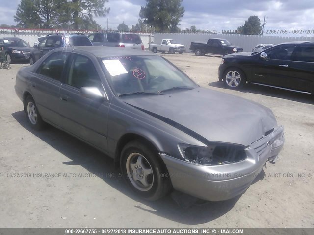 4T1BG22K8XU570342 - 1999 TOYOTA CAMRY CE/LE/XLE SILVER photo 1
