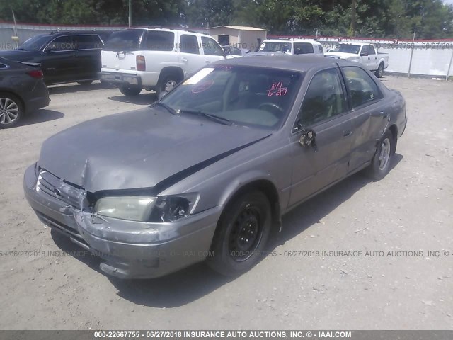 4T1BG22K8XU570342 - 1999 TOYOTA CAMRY CE/LE/XLE SILVER photo 2