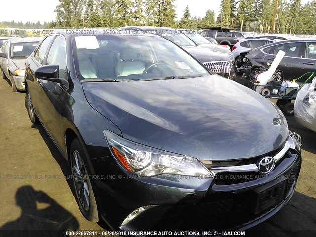 4T1BF1FK6HU713264 - 2017 TOYOTA CAMRY LE/XLE/SE/XSE BLUE photo 1