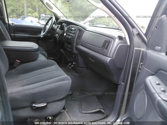 3D7KR28D05G794024 - 2005 DODGE RAM 2500 ST/SLT 灰色 照片 5