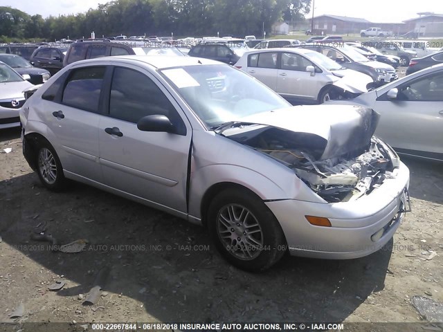 1FAFP38313W207803 - 2003 FORD FOCUS ZTS SILVER photo 1