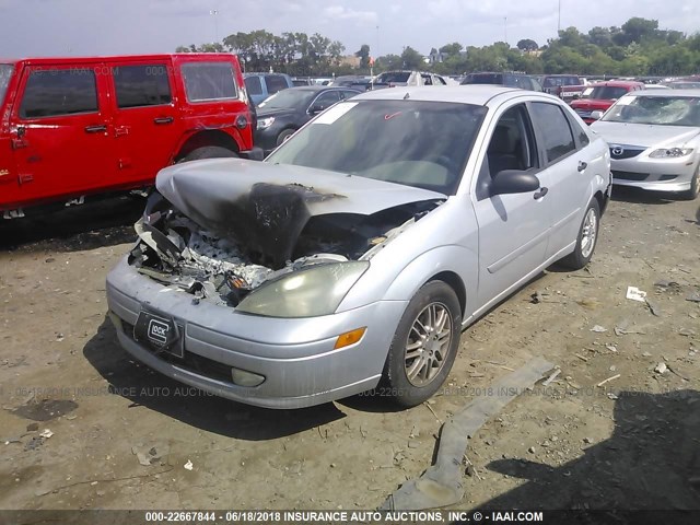 1FAFP38313W207803 - 2003 FORD FOCUS ZTS SILVER photo 2