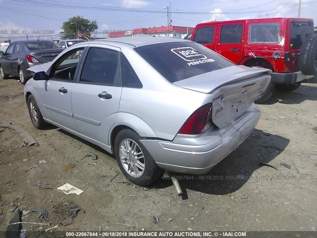 1FAFP38313W207803 - 2003 FORD FOCUS ZTS SILVER photo 3