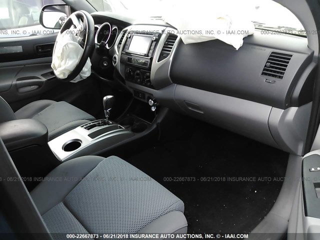 3TMLU4ENXEM139070 - 2014 TOYOTA TACOMA DOUBLE CAB 蓝色 照片 5