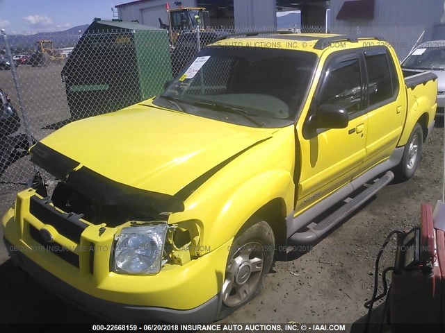 1FMZU77E32UC38552 - 2002 FORD EXPLORER SPORT TR  YELLOW photo 2