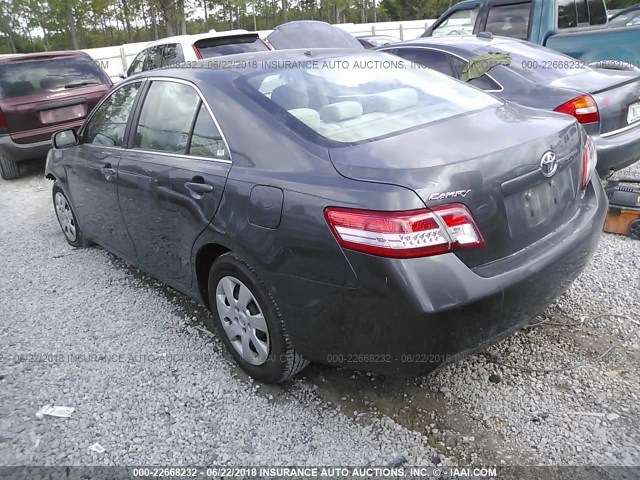 4T1BF3EKXBU679298 - 2011 TOYOTA CAMRY SE/LE/XLE GRAY photo 3
