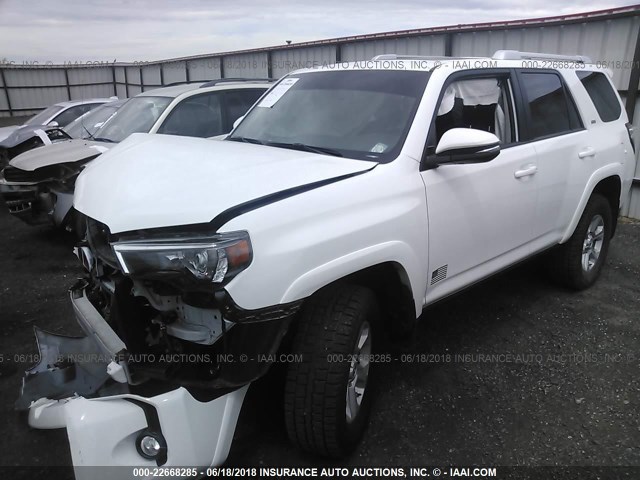 JTEBU5JR6G5286808 - 2016 TOYOTA 4RUNNER SR5 PREM/LTDL/TRAIL/TRD WHITE photo 2