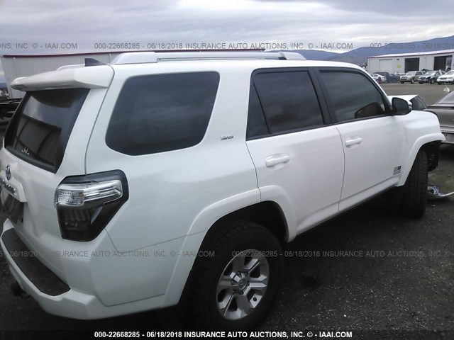 JTEBU5JR6G5286808 - 2016 TOYOTA 4RUNNER SR5 PREM/LTDL/TRAIL/TRD WHITE photo 4