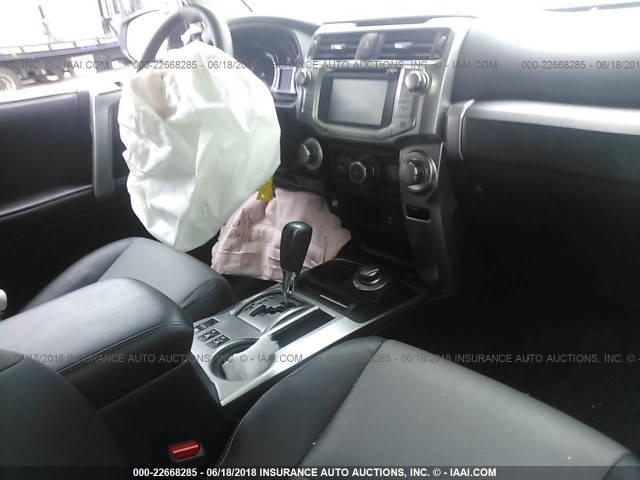 JTEBU5JR6G5286808 - 2016 TOYOTA 4RUNNER SR5 PREM/LTDL/TRAIL/TRD WHITE photo 5