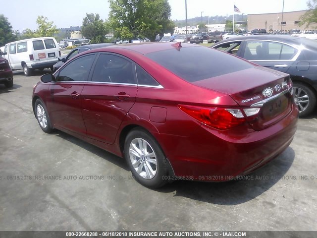 5NPEB4AC0DH540408 - 2013 HYUNDAI SONATA GLS RED photo 3